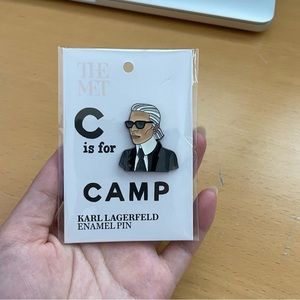 Met gala rare nwt Karl lagerfeld pin